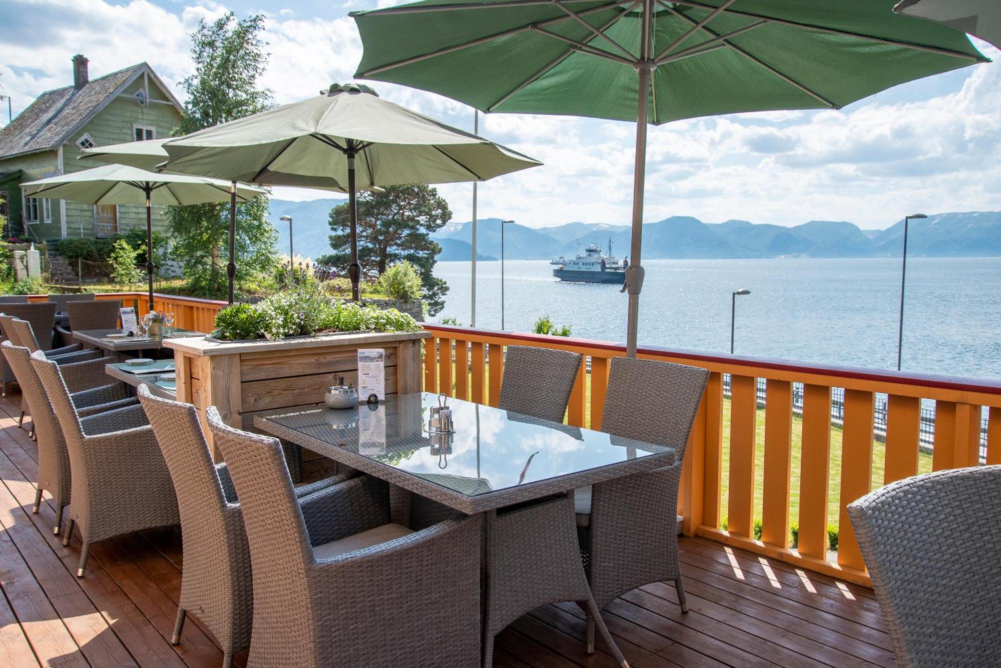 Lavik Fjord Hotel & Apartments Kültér fotó