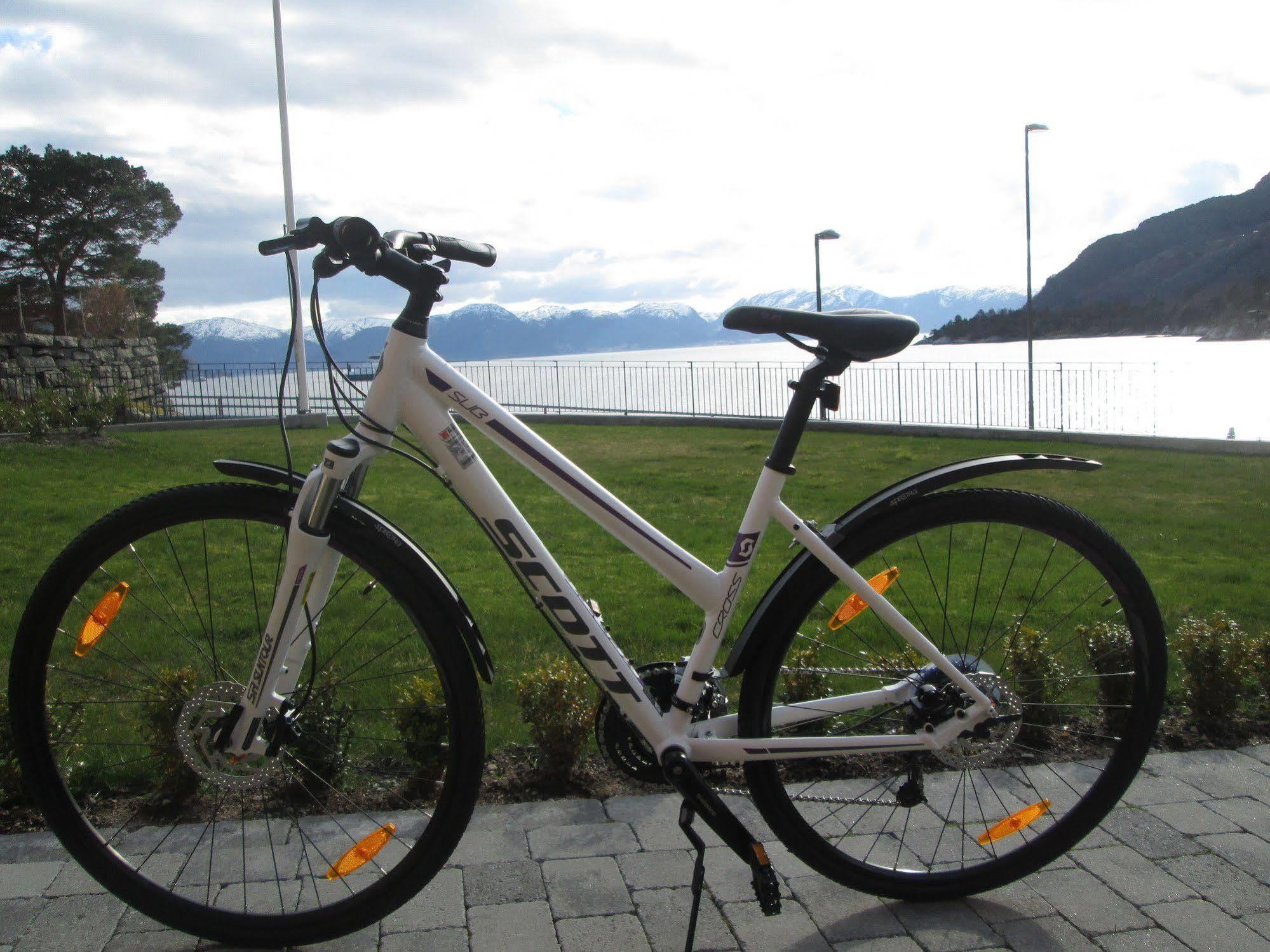 Lavik Fjord Hotel & Apartments Kültér fotó